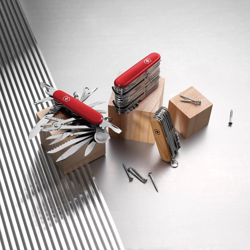 Victorinox Swiss Champ en rojo - 1.6795